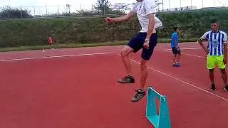 salto con elevación de rodilla