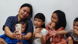Lagi ibadah syukuran ditempat adik