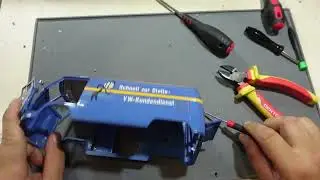 VW T1 Transporter "Kundendienst" 1:18 Schuco