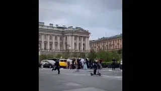 В Петербурге правоохранители ловили Петра I, рассекающего на самокате