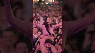 Não basta levar no show, tem que colocar no ombro 😂😂😮‍💨 #bem #sertanejo  #brunoemarrone #musica