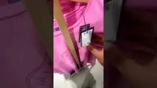 Buying Nokia in Apple Store 😂