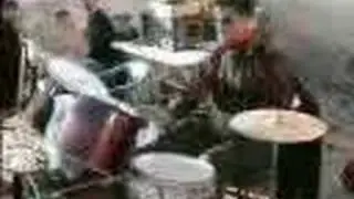 mike mangini v.s. baterist harun (:D)