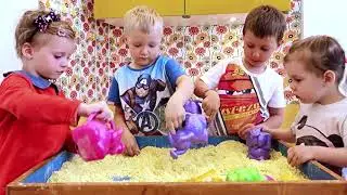 Classes with sand or sand therapy.
