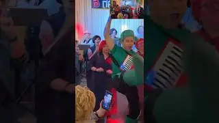 Семён Фролов на фестивале со своей песней Все бабы как бабы а моя богиня