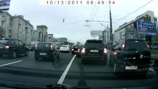 Мелкое двойное ДТП в пробке на съезде с ТТК