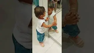 soo cute#em vethukutunav shannu baby 😀#kidsfun#comedy#lovemusic#
