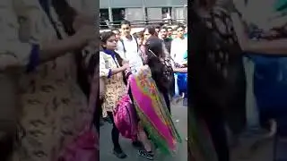 delhi collage girls fight