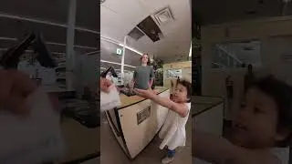 Shop! Full videos_Baby Chloe went shopping with her sisters