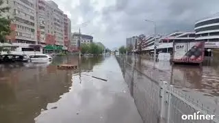Комаровка затоплена. Воды по пояс. 