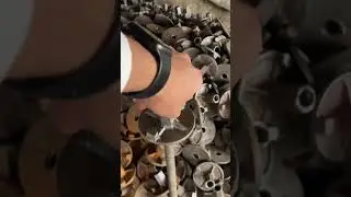 Винт стяжной с гайкой. Новые. Крутится легко# строит 
