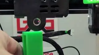 #3  close up view of the play in the x axis linear rail block carriage #ender3max