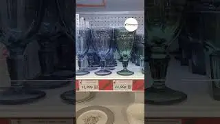 Стаканы и бокалы в магазине 