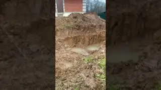Копка ямы под септик, видео для тракториста