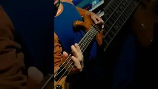 Quando um guitarrista tenta tocar um Baixo. #brazilianmetalband #djent #modernmetal #reaction