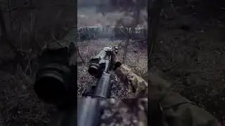 Ukraine Special Forces storm Russian positions with rifles during intense fire assault