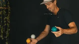 Juzzie Smith - Bluesy Tricks with Harmonica & Chuka Chuks