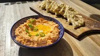 Tirokafteri : dip de feta et poivron grillé
