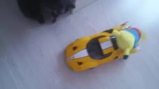 пикачу на машинке