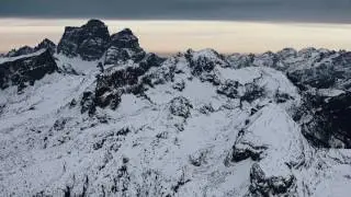 20 minutes of slow and relaxing instrumental Background Music 🎼 on snowy Alpes Mountains 🏔
