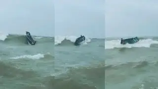 കടൽ തിരമാലയുടെ ഉള്ളിൽ ഒരു തോണി കുടുങ്ങിയപ്പോൾ😥/ Allah nee allathe arumilloru kaavalu