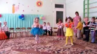 танец с пупсами в детском саду