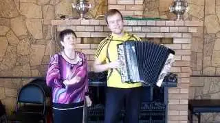 Поёт Пастухова Галина Дмитриевна, играет Павел Сивков (баян) 