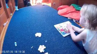 Taika playing the puzzle, Moomin, Taika pelaa Muumi palapeliä