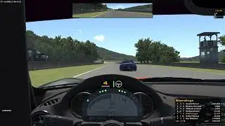 Apenas tentando sobreviver no Iracing - mazda