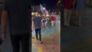 Когда жена на три шага сзади😎.