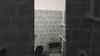 Затираем швы между плиткой 😊