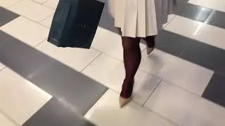 Bupshi - goes shopping