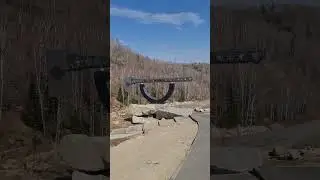 Топор инсталяция LIVE TO RIDE по дороге в Белокуриху 2