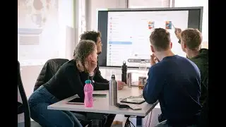 Labor für Hybride Gruppenarbeit: ein Raum für innovative und aktivierende hybride Lehre