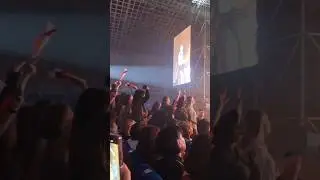Вот как зрители танцуют и «отрываются» по полной на концерте SHAMAN! 🔥