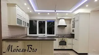 Кухня в классическом стиле, с угловыми ящиками и фурнитурой блюм