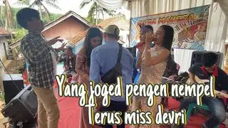Bangbung hideung - miss Devri Pecut