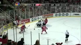 Pavel Datsyuk incredible move and hit on the same shift 5/20/07