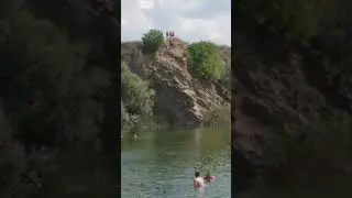 Прижек Паши с 15 метровий склали в серебряном  озере.