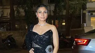 #tanishamukherjee looking in black dress 🥵