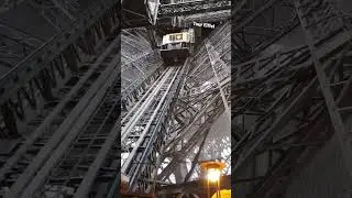 ascenseur tour Eiffel- elevator