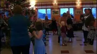 Julgransplundring i Saxdalens folkets hus trettondagen 2013