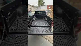 Capitonaj Bena pickup Toyota Hilux Invincible