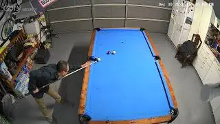 8 ball trickshot 🤣