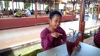 Rumah makan kampung kecil tempat makan buat keluarga #kampungkecil #bengkulu