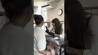 Маленькая тату на руке для девушки - львы. Красивая и милая татуировка от мастера Mini Cat Tattoo