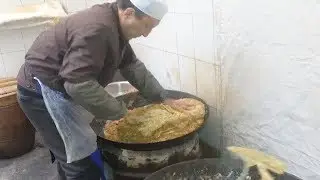 60岁大哥做手工花生糕，30年不出摊没门店，顾客踏破门槛来家买