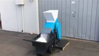 Real Snow Machine by Foamdaddy