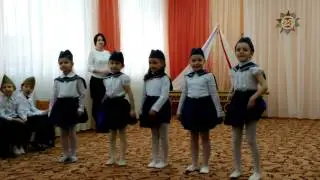 Масленица, девочки поют частушки, утренник в детском саду.