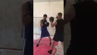 Двухударная комбинация (хук слева, хук справа)   #boxing #sports #kickboxing #бокс #mma #fighter